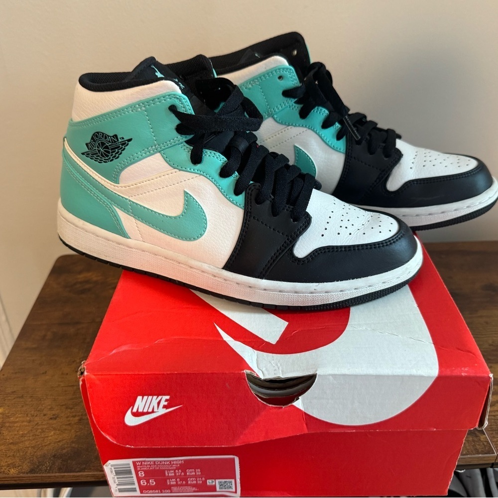 Tropical Twist Nike Air Dunk High in Teal and Black Women 8 Men 6.5 Barely Worn.